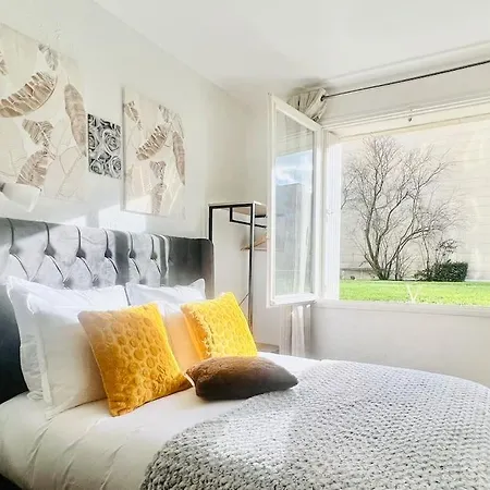Studio Avenue De Paris A * Versay
